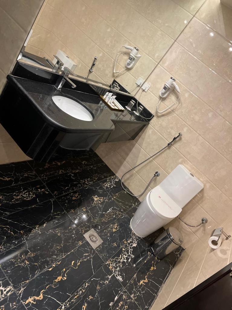 Remaz Suites Hotel Jubail ภายนอก รูปภาพ